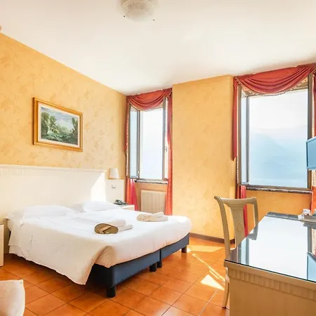 Le Palme 4* リモーネ・スル・ガルダ