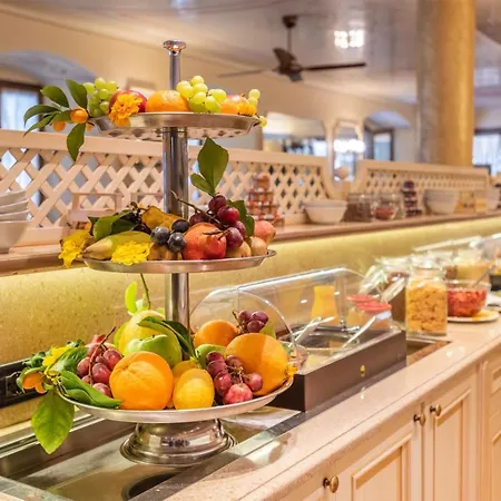 ホテル Le Palme リモーネ・スル・ガルダ